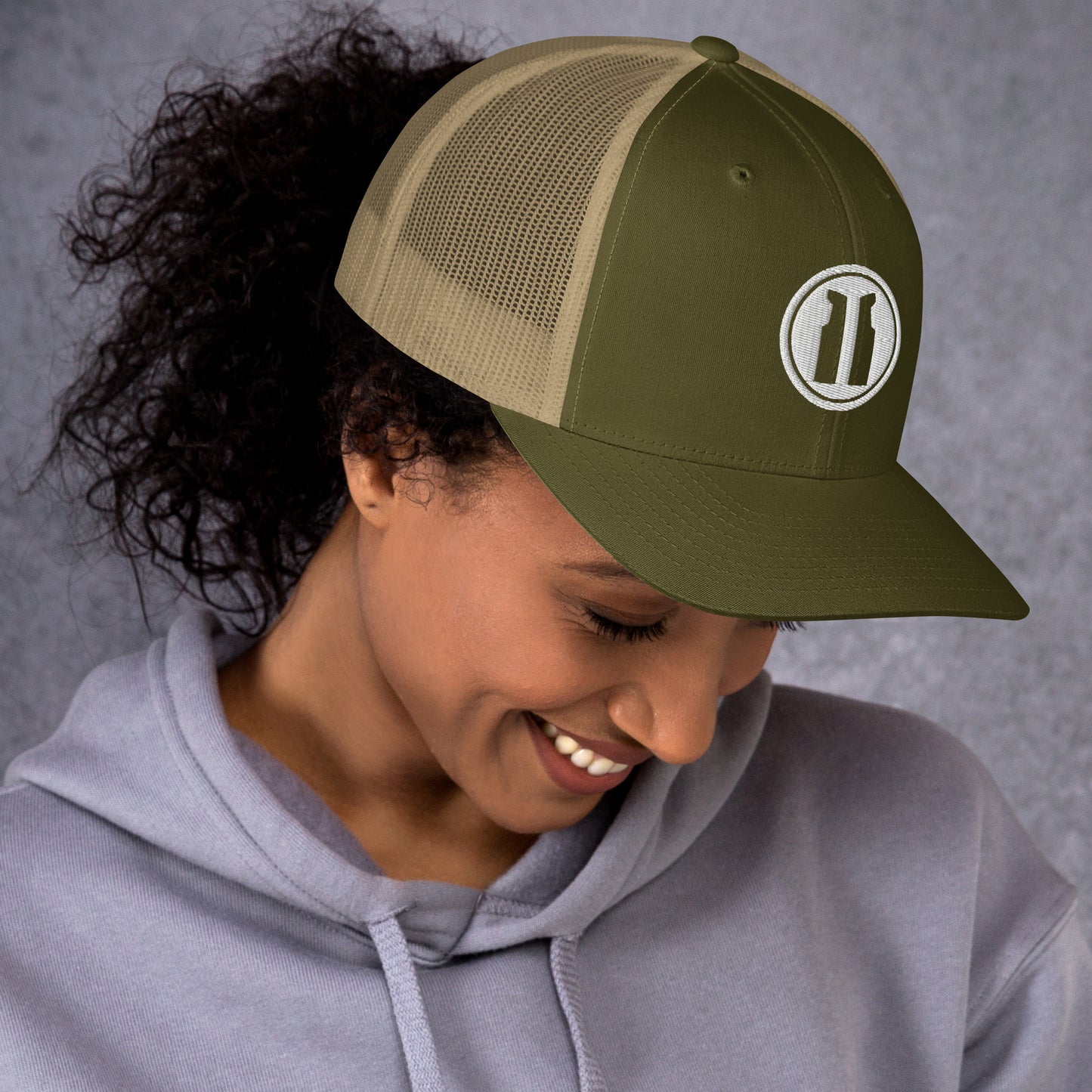 Trucker Cap Round White Logo