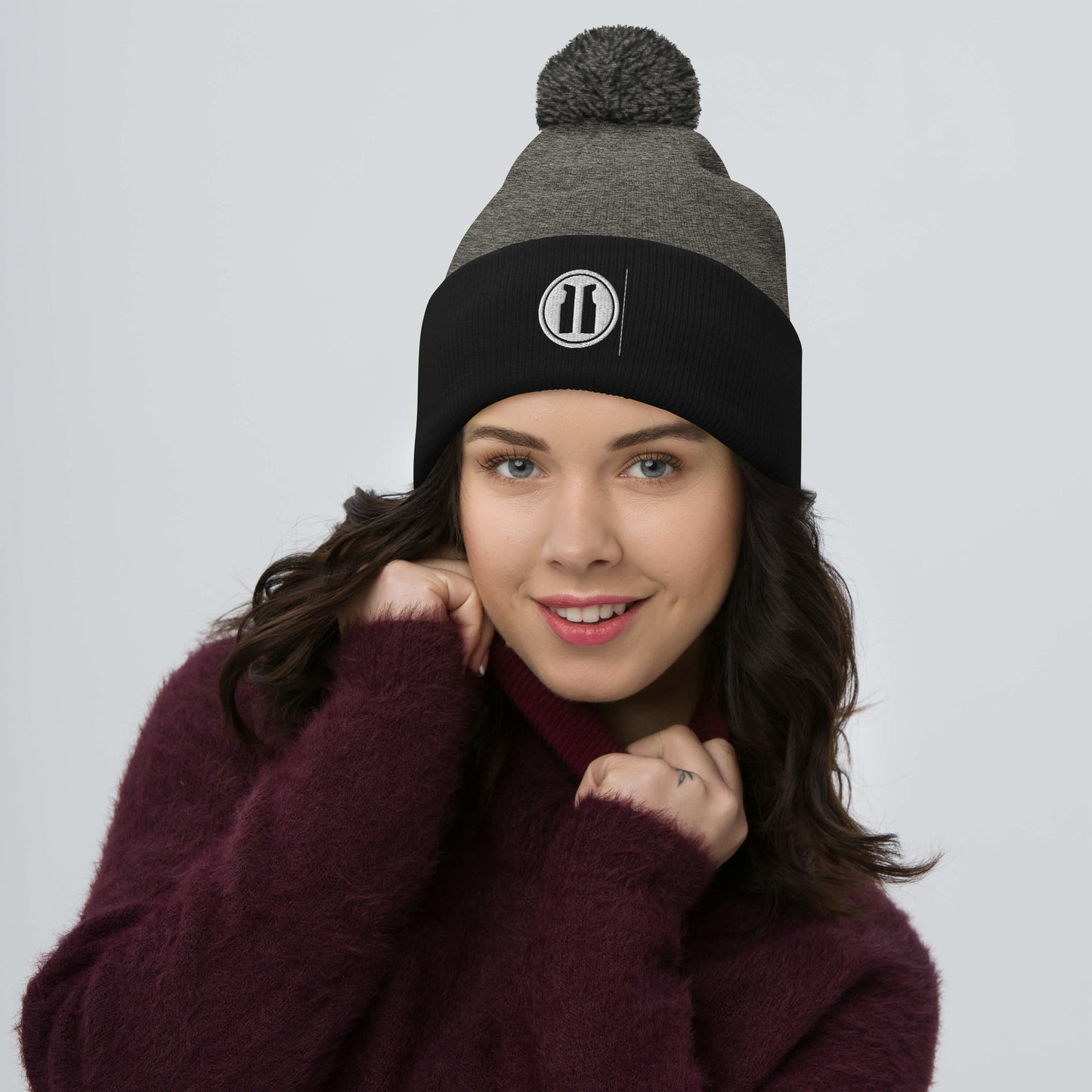 Pom-Pom Beanie Round White Logo