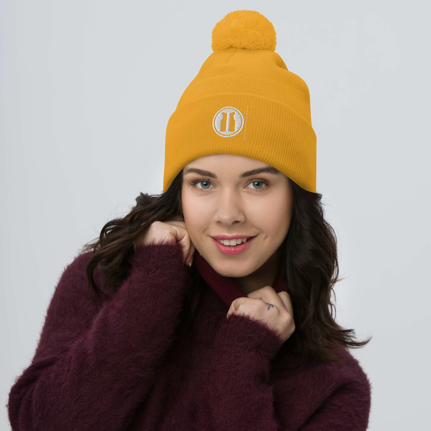 Pom-Pom Beanie Round White Logo