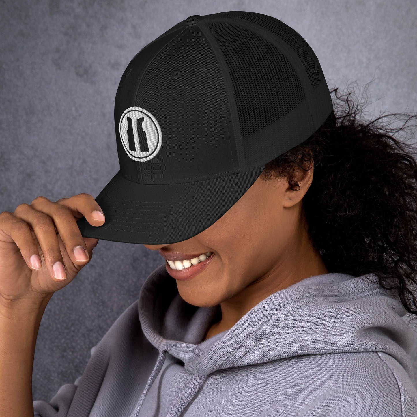 Trucker Cap Round White Logo
