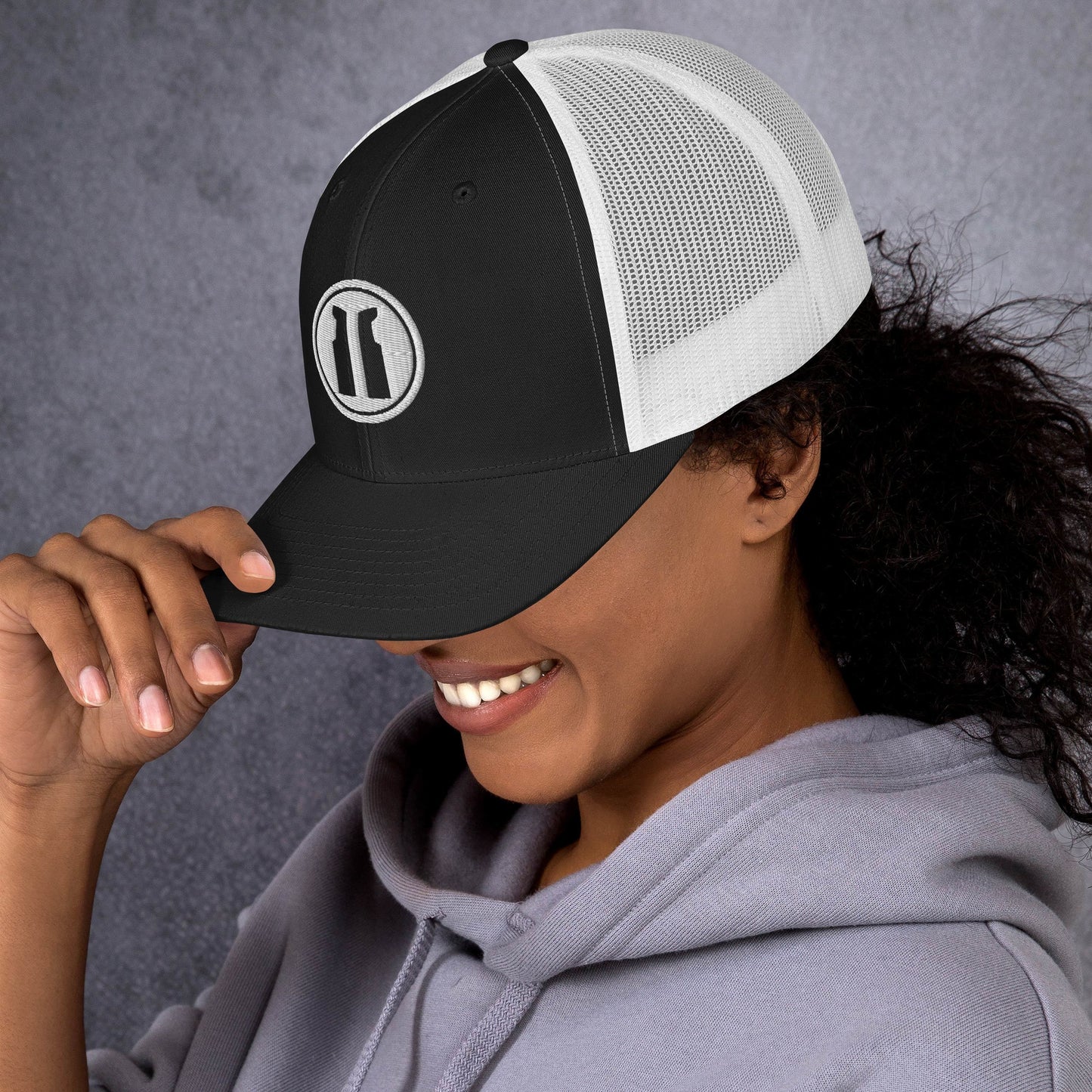 Trucker Cap Round White Logo