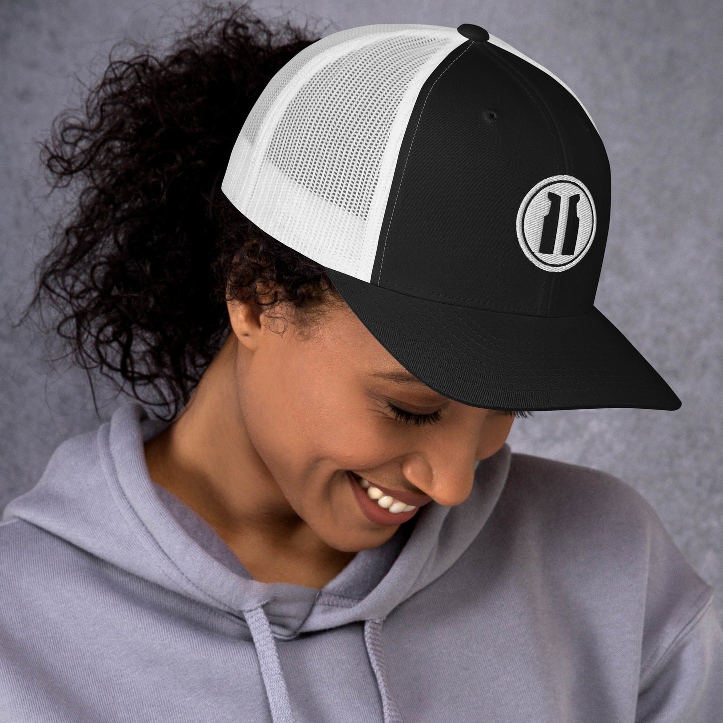 Trucker Cap Round White Logo
