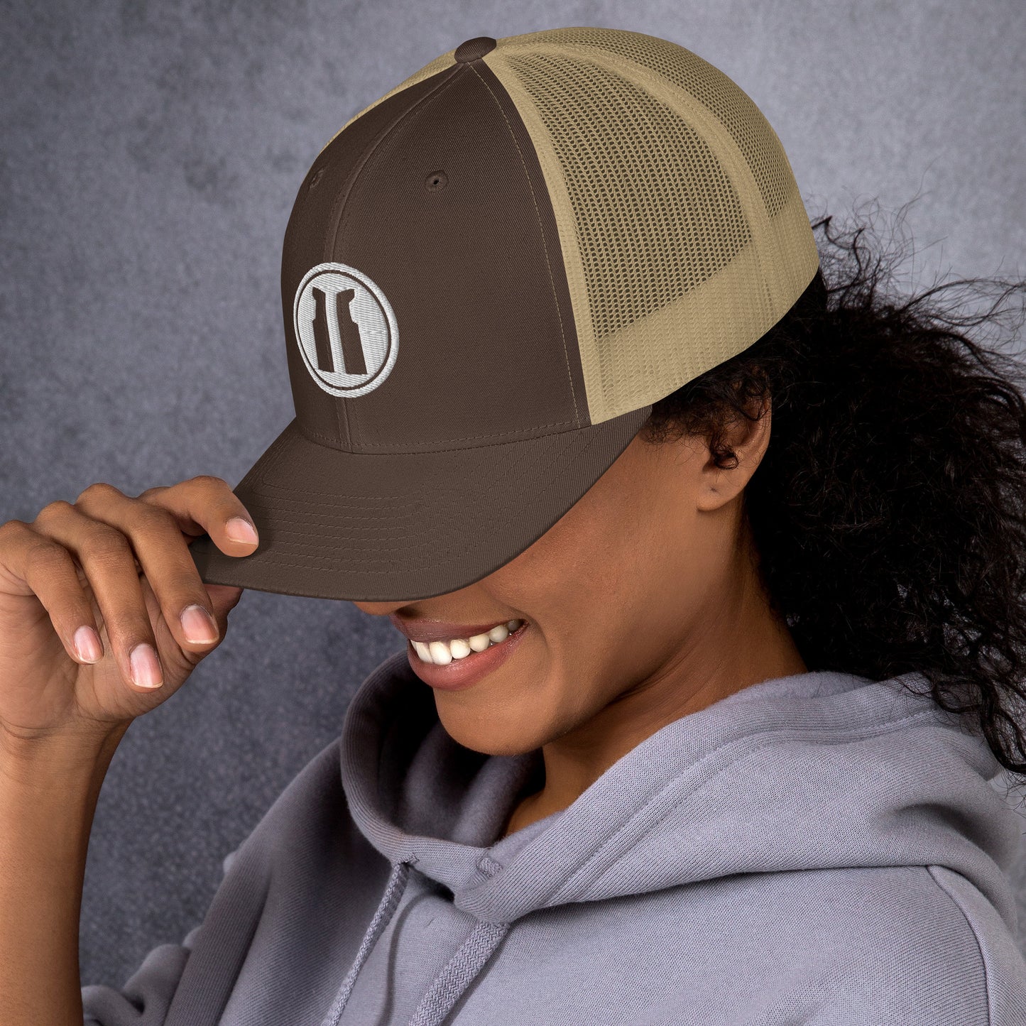 Trucker Cap Round White Logo