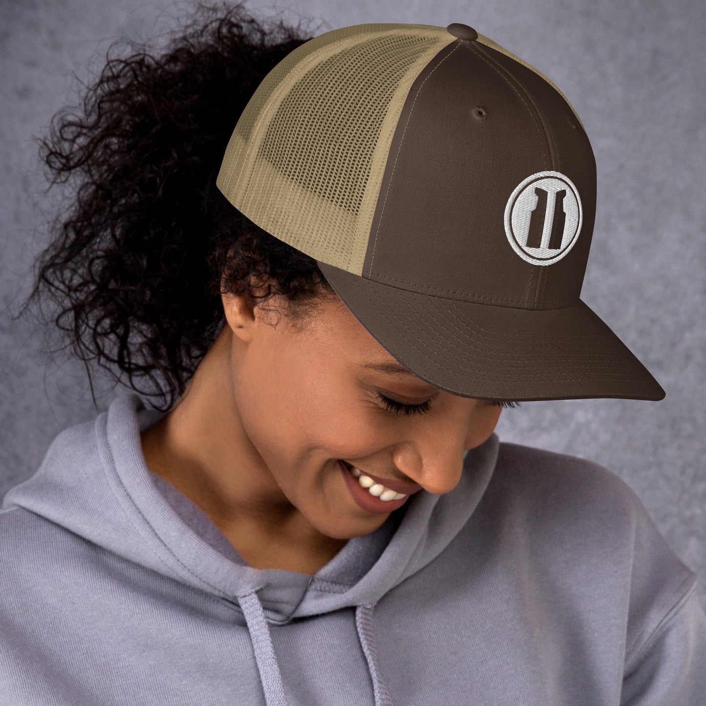 Trucker Cap Round White Logo