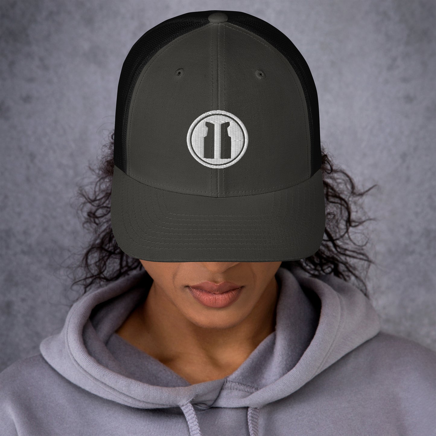 Trucker Cap Round White Logo