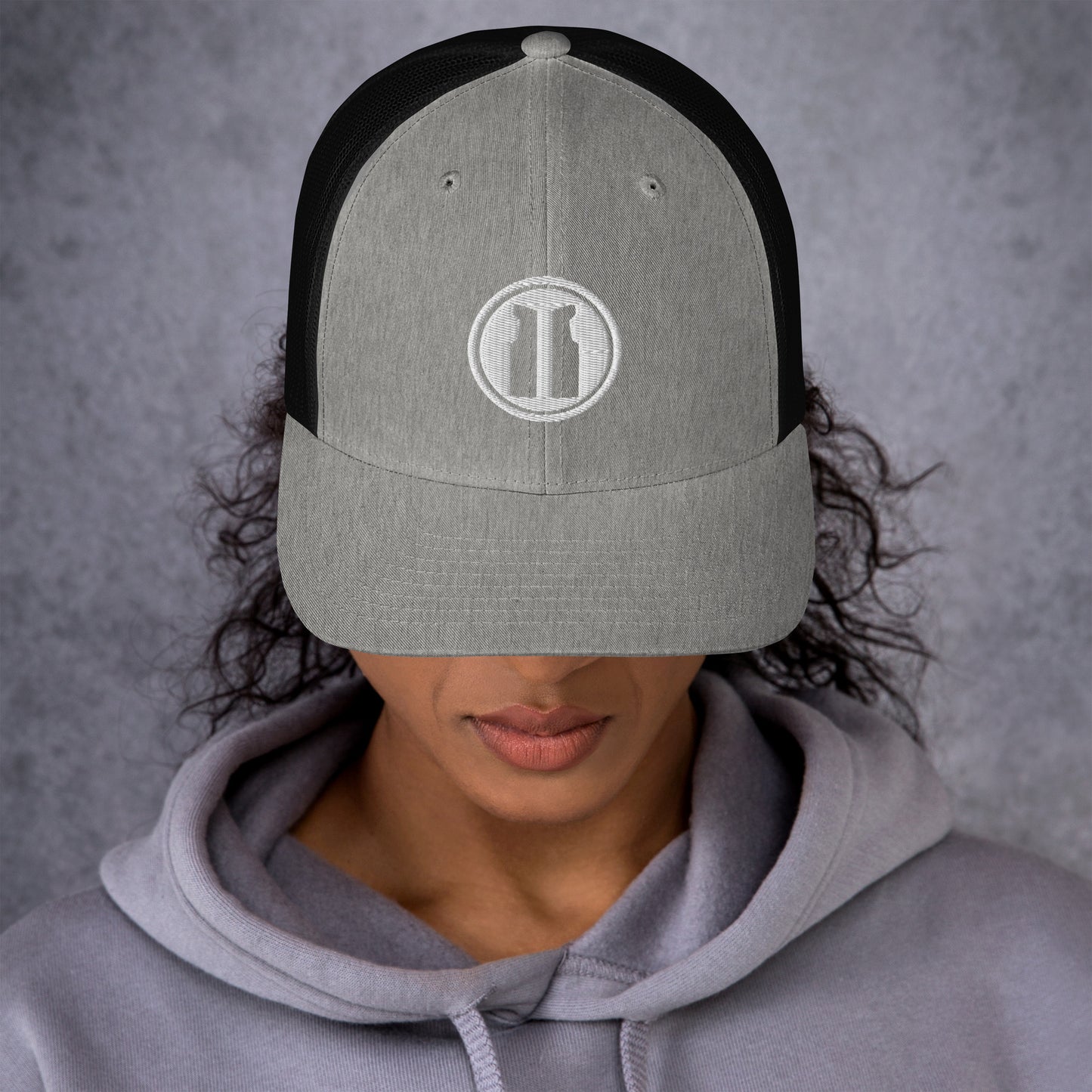 Trucker Cap Round White Logo