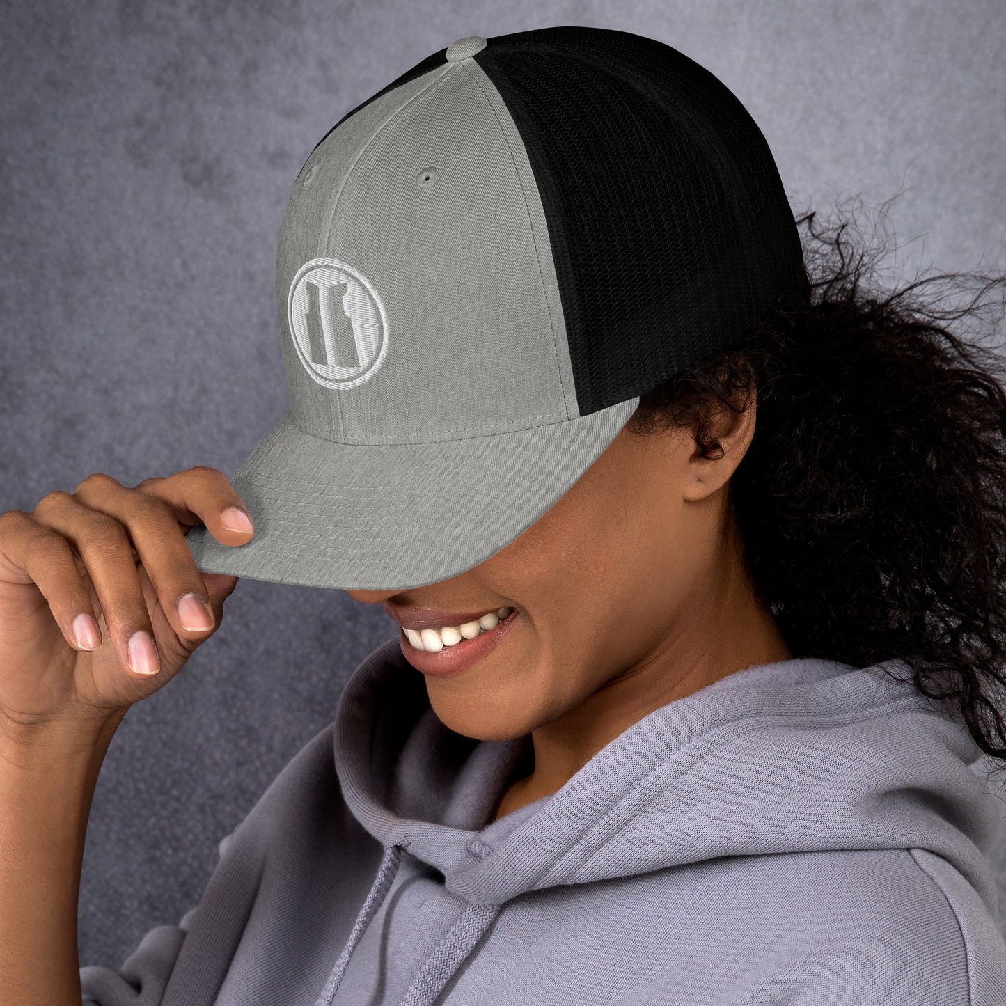 Trucker Cap Round White Logo