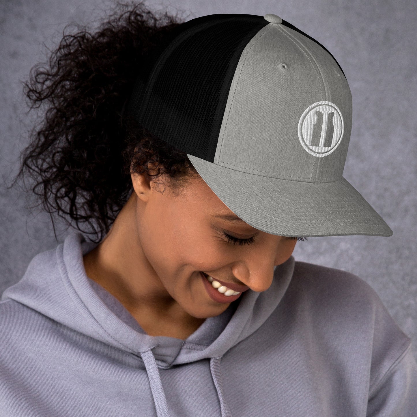 Trucker Cap Round White Logo