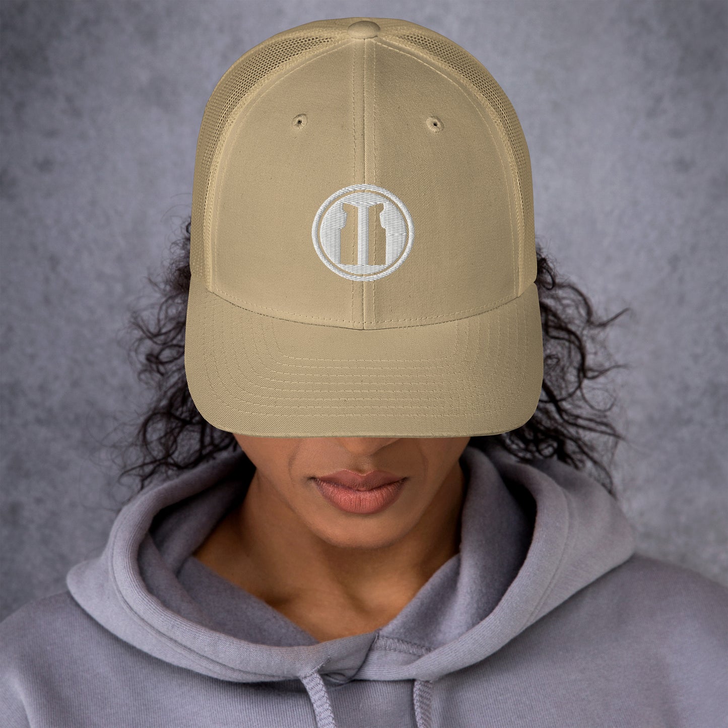 Trucker Cap Round White Logo