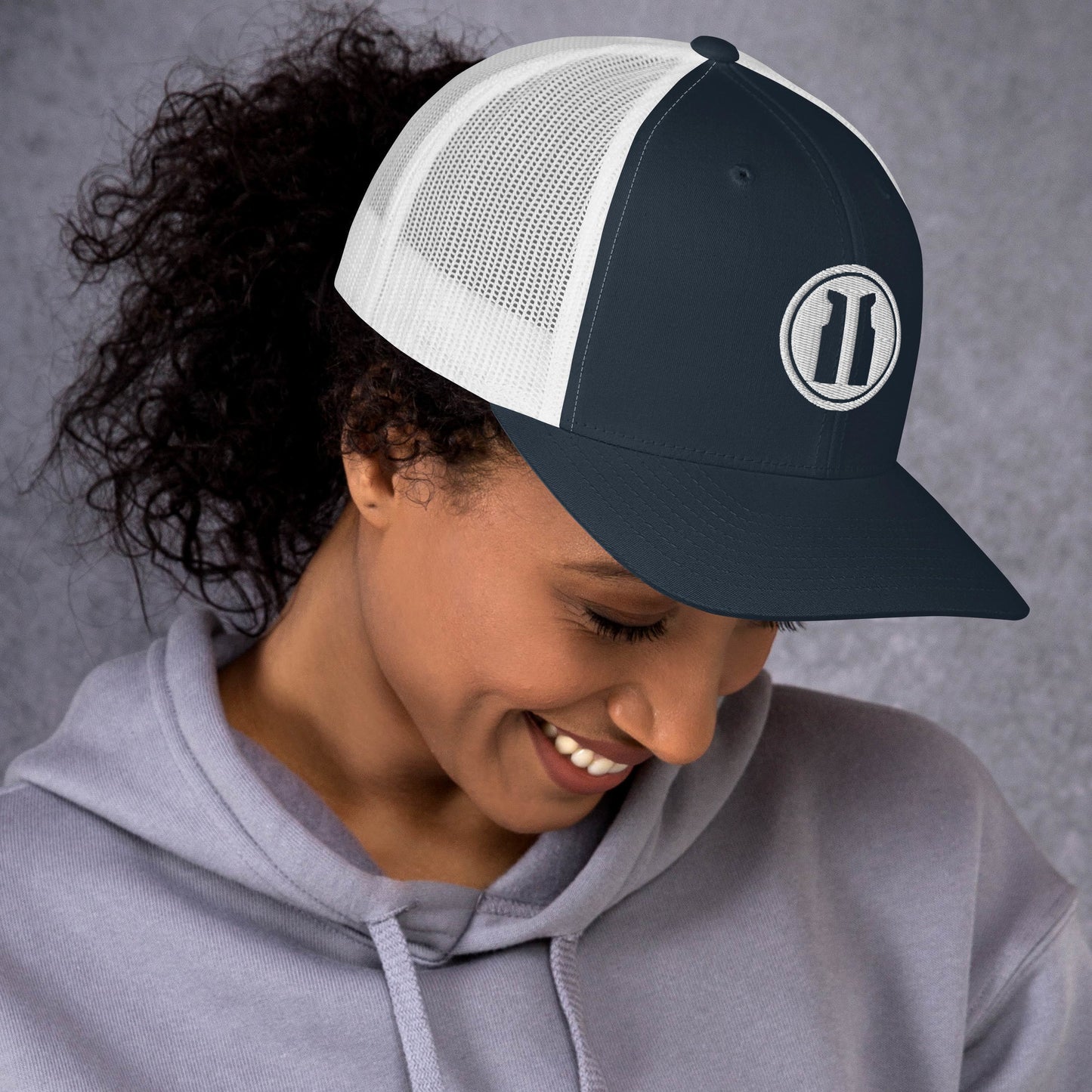 Trucker Cap Round White Logo