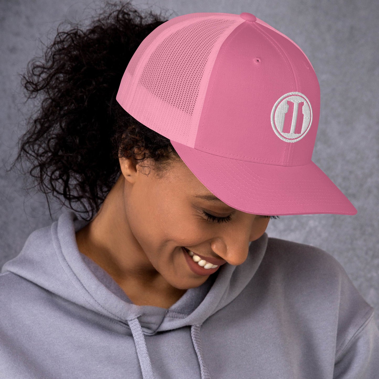 Trucker Cap Round White Logo