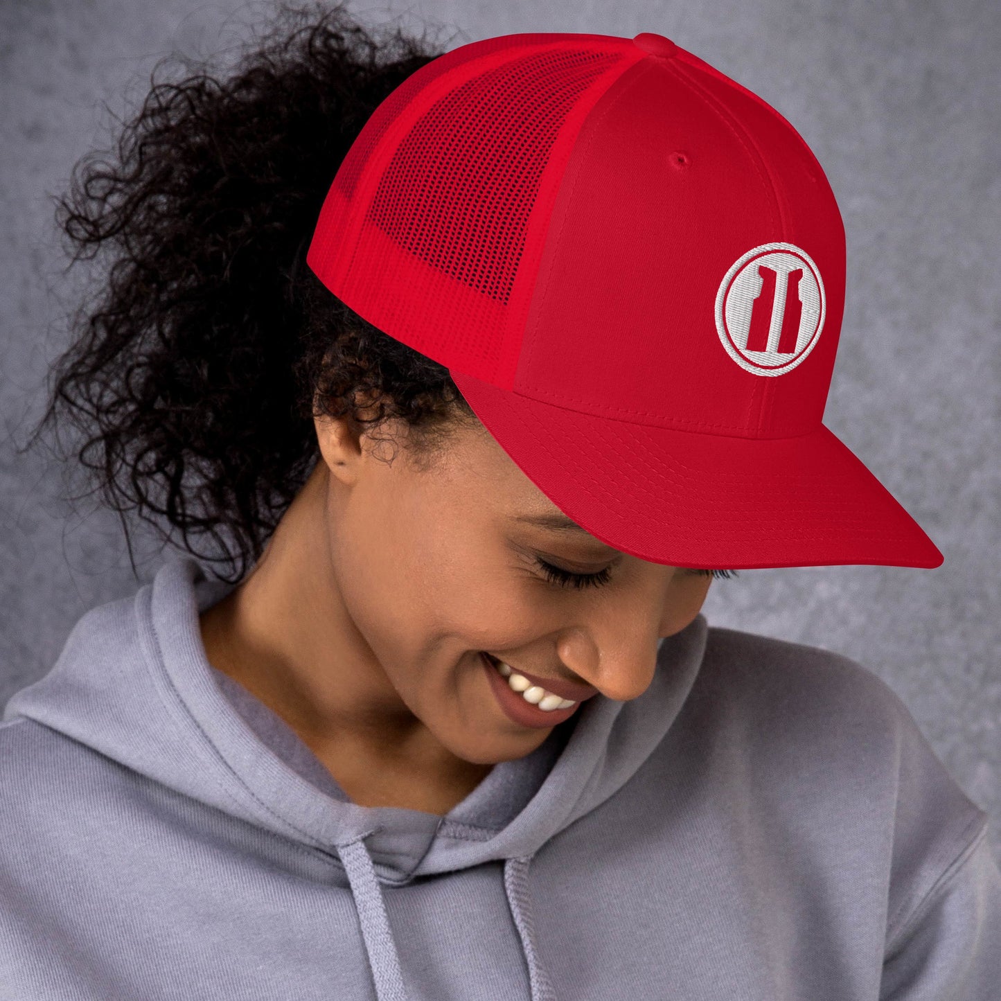 Trucker Cap Round White Logo